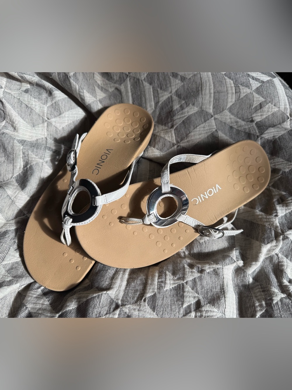 Vionic White Leather Sandal with Silver Ring Accent